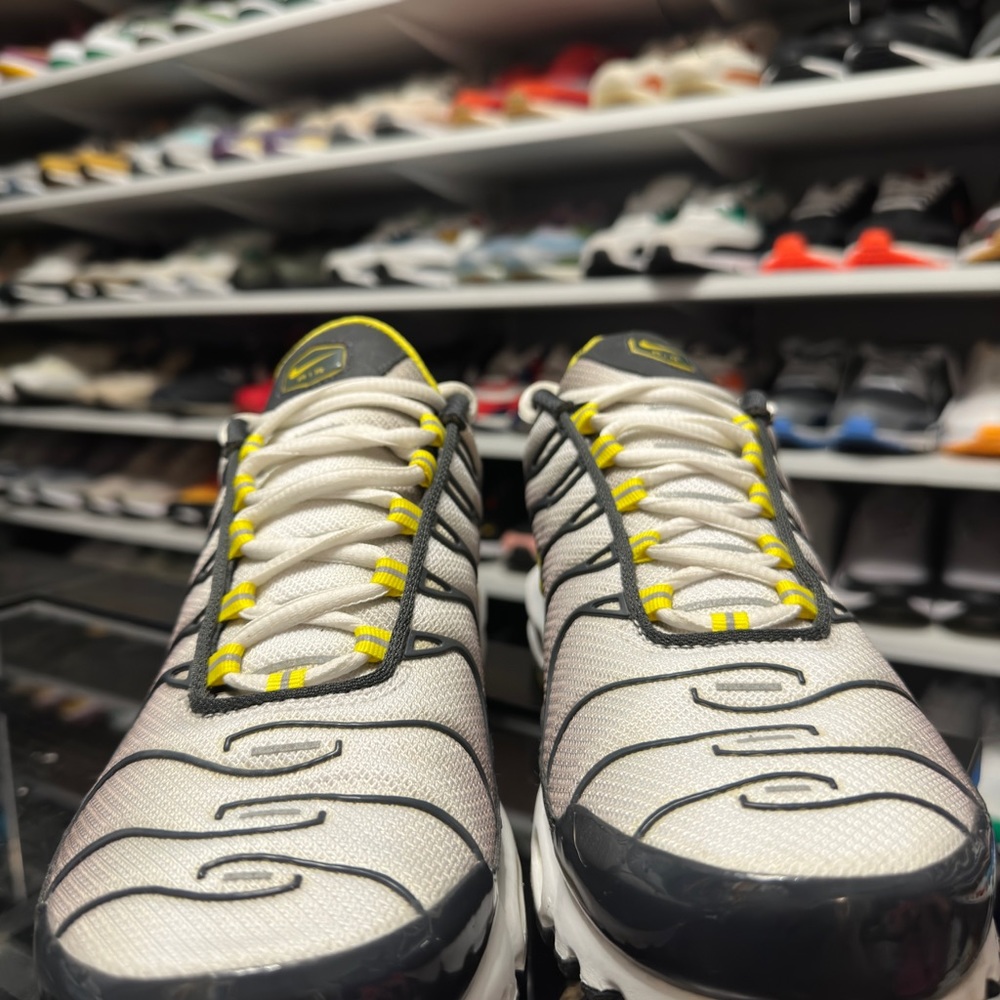 Nike Air Max Plus Bumble Bee - Picture 6 of 9